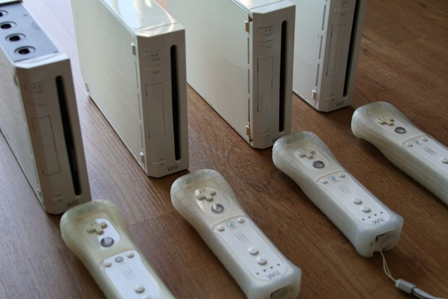El caso Wii: ¿Cómo una consola menos potente llenó los living de instrumentos de plástico?